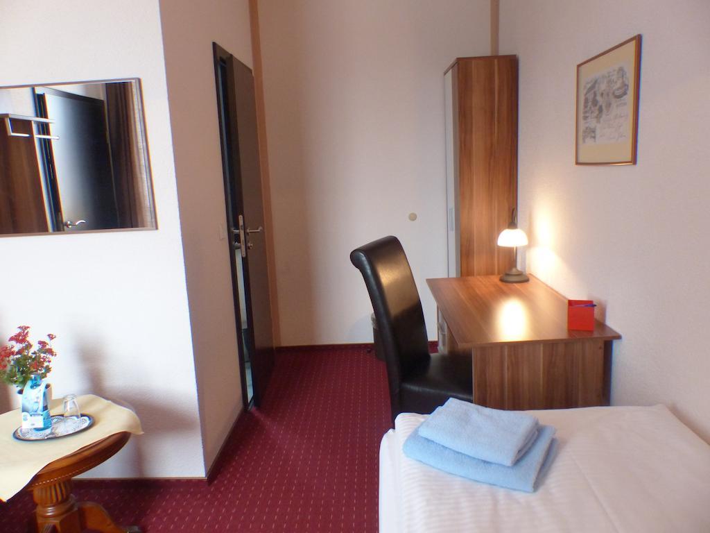Hotel Friedchen Mit Eigener Fleischerei Artern Pokój zdjęcie