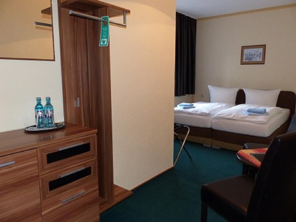 Hotel Friedchen Mit Eigener Fleischerei Artern Zewnętrze zdjęcie