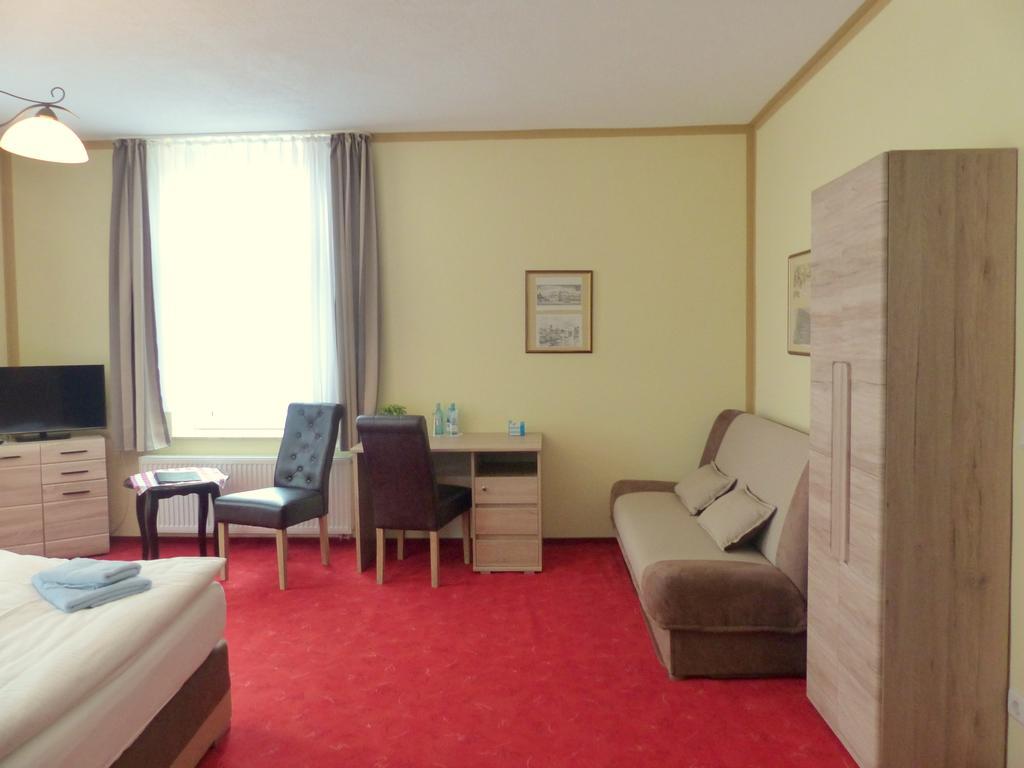 Hotel Friedchen Mit Eigener Fleischerei Artern Zewnętrze zdjęcie